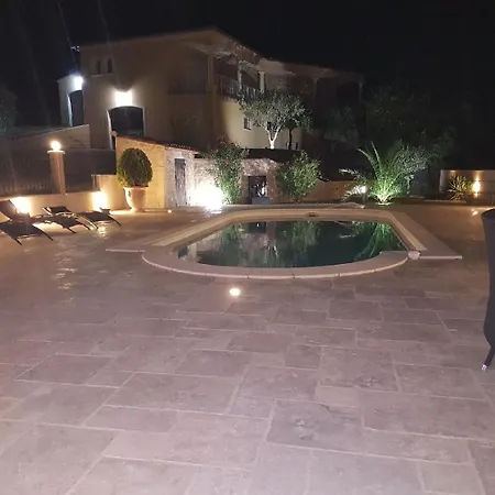 Somptueuse Avec Piscine Chauffee Villa Rousson (Gard)