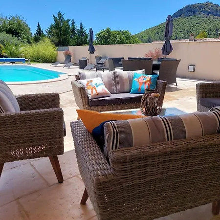 Villa Somptueuse Avec Piscine Chauffee Rousson (Gard)