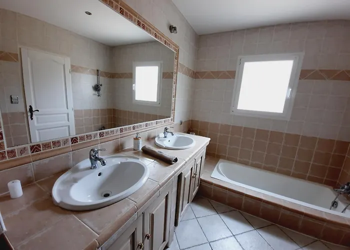 Somptueuse Avec Piscine Chauffee ヴィラ Rousson