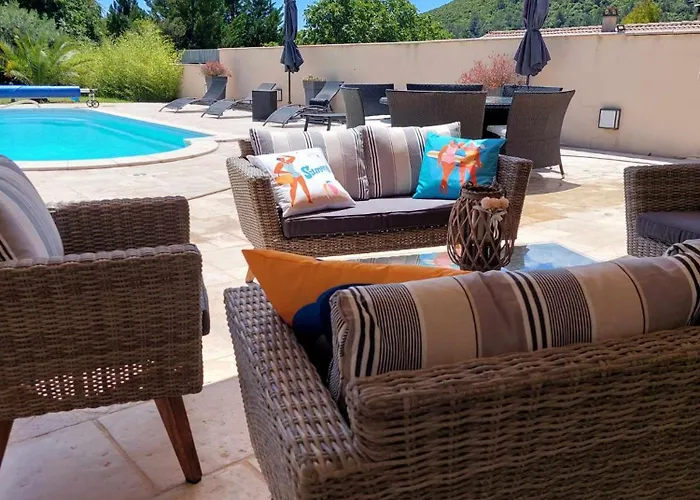 ヴィラ Somptueuse Avec Piscine Chauffee Rousson